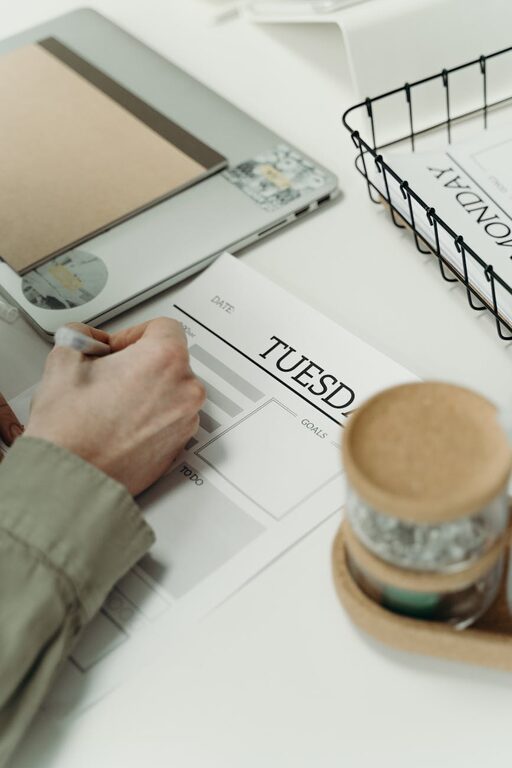 How to Set Realistic Weekly Goals for Better Productivity